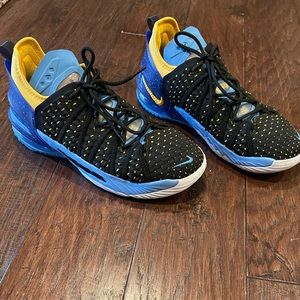 Nike LeBron 18 Basketball Shoes